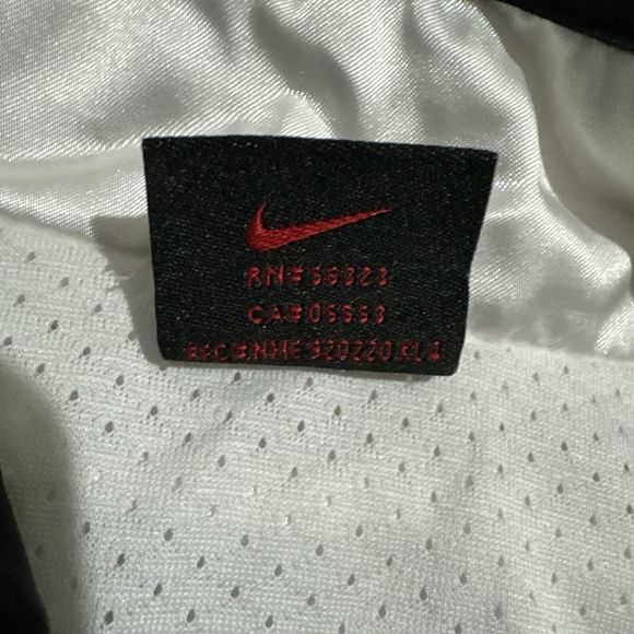 ULTRA RARE 1999 VINTAGE NIKE AIR JORDAN SATIN SHIMMER WARMUP JACKET MENS SIZE XL - Picture 4 of 6